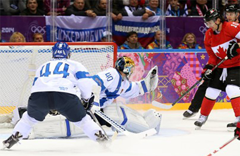 Хоккей. Канада обыгрывает Финляндию в овертайме Защитник канадцев Даути оформил дубль и помог своей сборной выйти из группы с первого места.