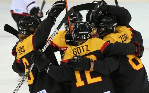 Хоккей. Немки обыграли Японию В матче за седьмое место сборная Германии со счетом 3:2 одолела хоккеисток Страны восходящего солнца.