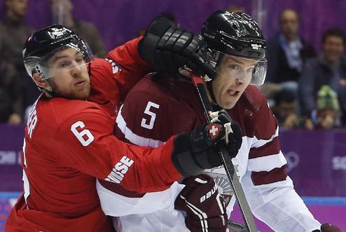 Хоккей. Латвия выбивает Швейцарию Прибалтийская дружина смогла проложить себе путь в четвертьфинал.