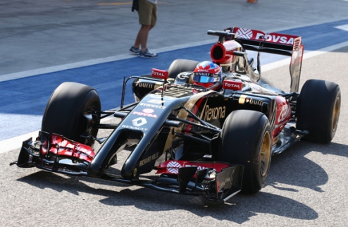 Формула-1. Лотус представил новый болид публике Все, наконец, увидели нашумевший автомобиль E22.
