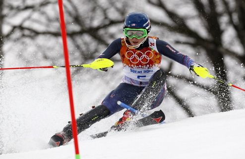 Горные лыжи. Шиффрин побеждает в специальном слаломе Юная американка Микаэла Шиффрин стала олимпийской чемпионкой в специальном слаломе. 