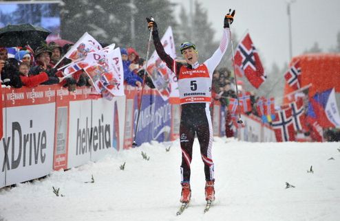 Официально: австрийский лыжник Дюрр пойман на ЭПО Австрийский лыжник Йоханнес Дюрр сдал позитивный тест на ЭПО на Олимпиаде в Сочи.