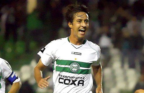 Дирсео расторг контракт с Говерлой Бразильский защитник решил продолжить карьеру на родине. 