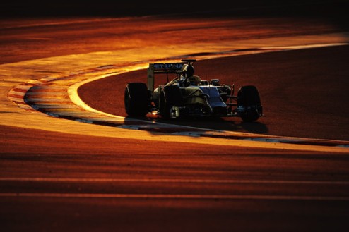 Формула-1. Тесты в Сахире. Хэмилтон возвращается на вершину Льюис Хэмилтон возглавил протокол заключительной тестовой сессии сезона-2014.