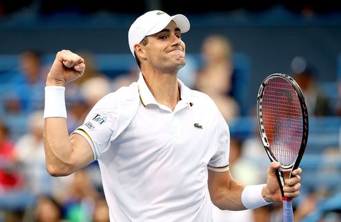 Иснер: "Доволен своей игрой" Американский теннисист прокомментировал свой триумф во втором круге турнира в Индиан-Уэллсе.