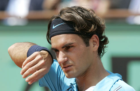 Федерер: "Много ошибался" Именитый швейцарец прокомментировал свое поражение в финальном поединке Мастерса в Индиан-Уэллсе.

