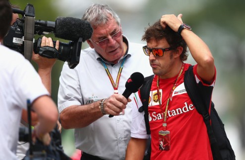 Формула-1. Алонсо: "Мы с Кими можем надеяться на подиум" Испанский пилот Феррари верит в хорошее завершение Гран-при Малайзии.