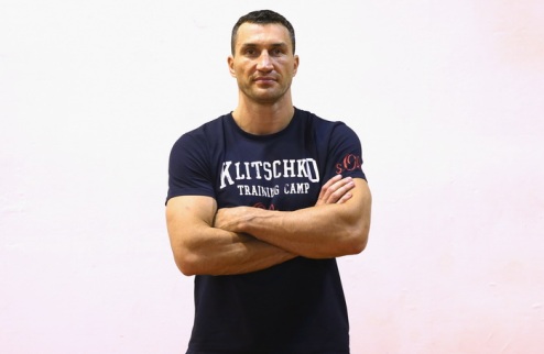 Как тренируется Владимир Кличко. ФОТО Украинский чемпион провел открытую тренировку для СМИ.