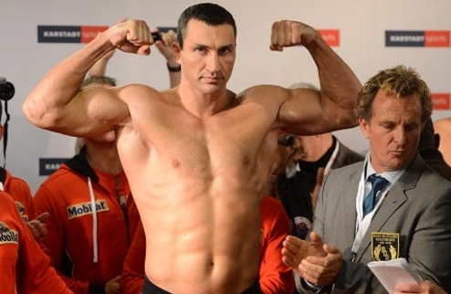 Кличко и Леапаи сделали вес Сегодня в Оберхаузене состоялась официальная процедура взвешивания накануне поединка 26 апреля.