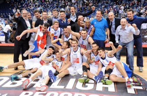 Цибона — чемпион Адриатической Лиги Блестящая игра Дарио Шарича позволяет его клубу выиграть главный трофей в пост-югославском баскетболе. 