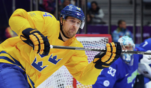 Два шведских хоккеиста отказались от выступлений в сборной Хоккеисты Сент-Луиса Стин и Берглунд отказались от участия в ЧМ.