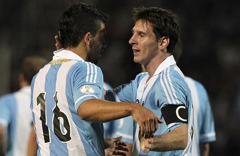 Месси попросил Барселону купить Агуэро Аргентинец намерен воссоединиться со своим соотечественником в одном клубе.