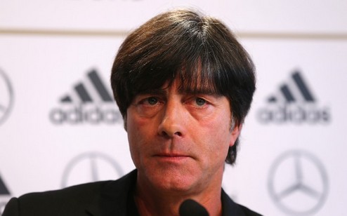 Лёв продлил контракт до 2016 года Главный тренер сборной Германии остается в команде после чемпионата мира.