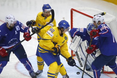 ЧМ. Франция дает бой, но уступает Швеции Два быстрых гола во втором периоде помогли шведам обыграть французов.
