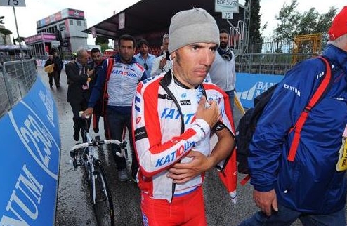 Джиро д’Италия: Родригес сошел с гонки Капитан Катюши сумел добраться до финиша шестого этапа, однако перелом ребра и большого пальца на ноге вынудили Р...