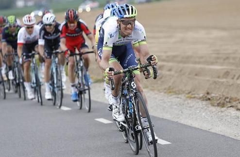 Джиро д’Италия: Венинг побеждает из отрыва Голландец Питер Венинг воспользовался пассивностью основной группы, разобравшись на финише этапа с Давиде Мал...