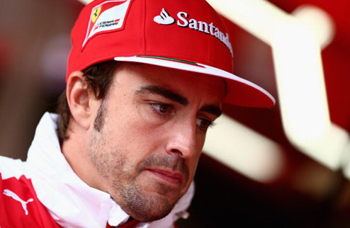 Формула-1. Алонсо остается в Феррари Представитель команды опроверг слухи об уходе испанского гонщика.