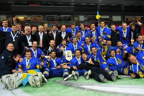 Сборная Украины по хоккею вошла в топ-20 рейтинга IIHF Команда Андрея Назарова в элиту мирового хоккея прорваться не сумела, но вернулась в двадцатку си...