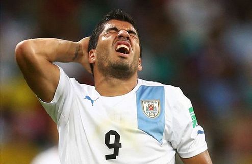 СМИ: Суарес не сыграет с Коста-Рикой и Англией Лучший бомбардир в истории сборной Уругвая рискует пропустить большую часть группового этапа чемпионата м...