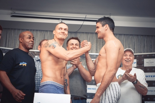 Усик и Кренс взвесились Сегодня в Одессе состоялась официальная процедура взвешивания участников боксерского турнира K2 Promotions.