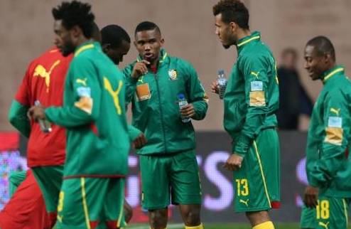 Камерун не хочет лететь в Бразилию В очередной раз камерунские футболисты не могут найти общий язык с руководством местной федерации футбола.
