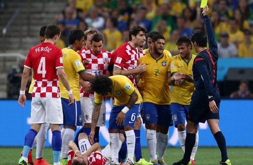 Ракитич: Неймара стоило удалять Хавбек сборной Хорватии прокомментировал эпизод в стартовом матче ЧМ-2014 с Бразилией.