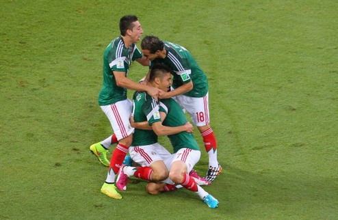 Мексика одолела Камерун В рамках ЧМ-2014 Ацтеки заняли второе место по итогам первого тура в группе A.