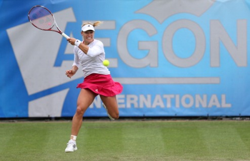 Истбурн (WTA). Кербер справилась с Риске, Радваньска вылетает Стартовал первый раунд травяного первенства в Англии.