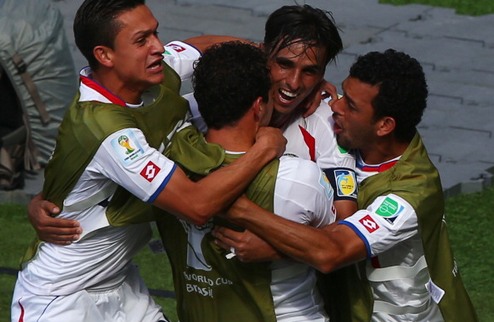 Коста-Рика бьет Италию и выходит в плей-офф Тикос совершили еще одну громкую сенсацию в рамках группового этапа ЧМ-2014.