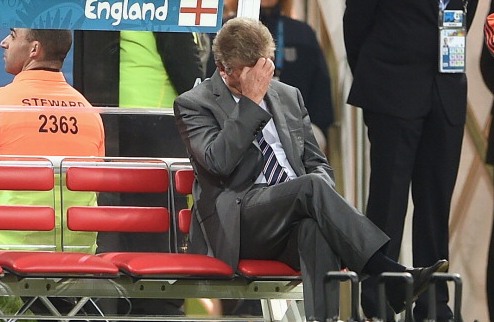 Англия оставляет Ходжсона Несмотря на грандиозный провал на чемпионате мира, Рой Ходжсон будет готовить сборную Англии к Евро-2016.
