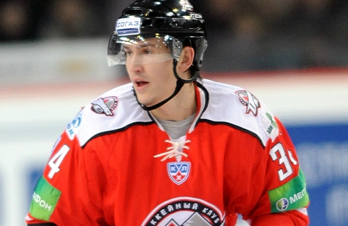Белухин остается в Донбассе Нападающий сборной Украины Евгений Белухин продолжит выступать в сильнейшем хоккейном клубе страны.  