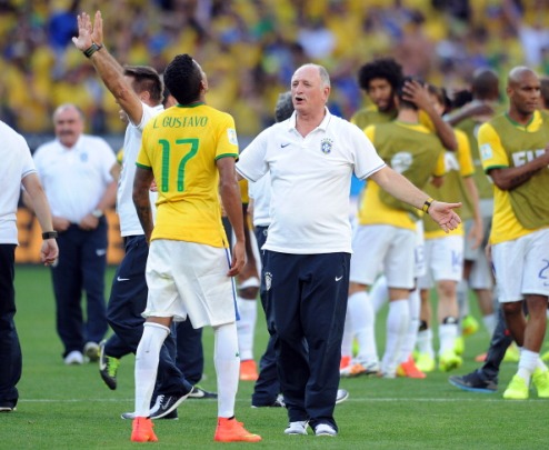 Сколари: "Хватит этой вежливости" Наставник сборной Бразилии прокомментировал выход своей команды в четвертьфинал чемпионата мира.