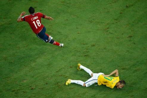 ФИФА: Суньига не будет наказан Защитник сборной Колумбии избежал дисквалификации за удар в спину Неймара.