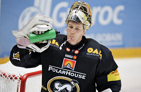 Лига чемпионов. Кярпят провел рокировку во вратарской линии Чемпион Финляндии отпустил Юсси Рюнняса в АХЛ, и заключил контракт с Ииро Таркки.