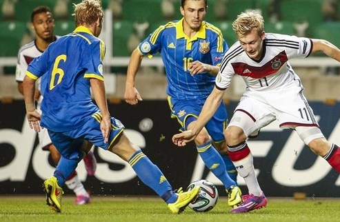 ЧЕ-2014 (U-19): Украина уступила немцам и покидает турнир Юношеская сборная Украины проиграла немцам и финишировала на третьем месте в группе. 