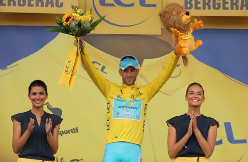 Тур де Франс. Нибали оформляет триумф, Мартин празднует победу Как и ожидалось, немец Тони Мартин (Omega Pharma-Quick Step) выиграл 20-й этап Тур де Фра...