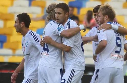 Динамо минимально бьет Ворсклу Единственный и победный мяч в ворота своей бывшей команды забил Роман Безус. 