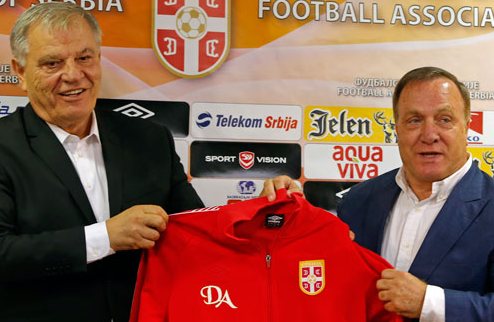 Адвокат возглавил сборную Сербии Голландский специалист Дик Адвокат попробует вывести сербов на первый в истории расширенный чемпионат Европы.