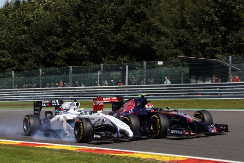 Формула-1. Масса: куски резины от колеса Льюиса испортили гонку Пилот Уильямса прокомментировал результаты Гран-при Бельгии.
