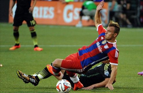 Бавария наложила вето на трасфер Шачири в Ливерпуль Мюнхенский клуб отклонил предложение Красных по швейцарскому полузащитнику.
