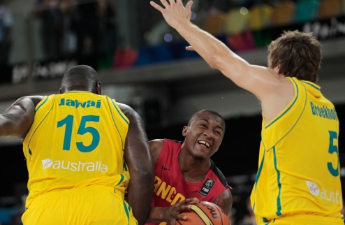 ФИБА расследует матч Австралия-Ангола Международная федерация баскетбола подозревает, что австралийцы намерено проиграли в заключительном матче группово...