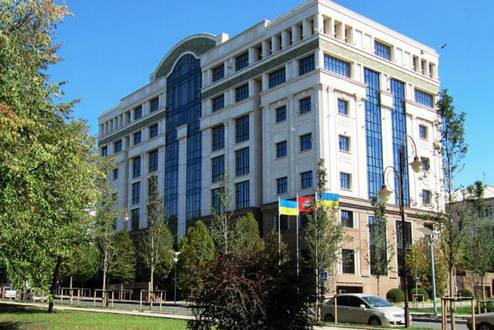 Террористы захватили главный офис ХК Донбасс Донецкий клуб продолжает страдать  от террористов.