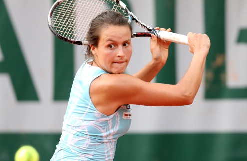 Квебек (WTA).  Мария  и Роджерс в четвертьфинале, вылет Младенович На ковровом турнире в Квебеке определились первые участницы четвертьфинальной стадии.