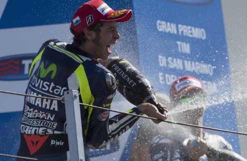 Росси: "Буду бороться с Педросой за второе место в общем зачете" Валентино Росси прокомментировал свою победу на Гран-при Сан-Марино.
