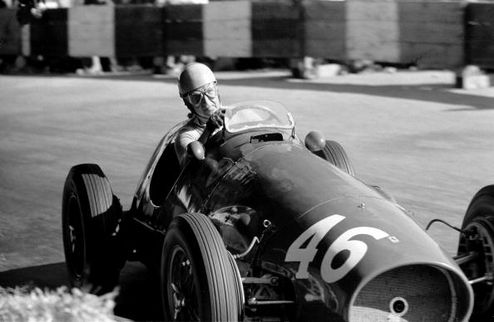 Формула успеха. 1953. Последний из могикан В продолжение ретроспективы Формулы-1 iSport.ua рассказывает о сезоне 1953-го года, который стал четвертым дл...