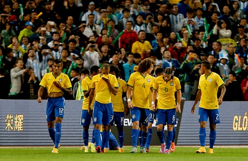 ТМ. Бразилия одолела Аргентину, Франция — Португалию Состоялся ряд товарищеских поединков по всему миру.