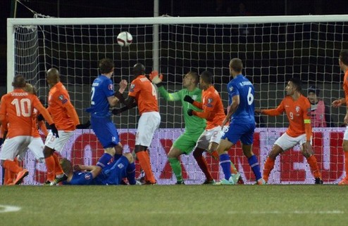 Исландия бьет Нидерланды, Чехия вышла в лидеры группы Команда Врбы обыграла в рамках третьего тура отбора на Евро-2016 Казахстан.