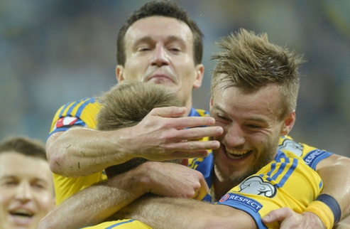 Сборная Украины проведет товарищеский матч с Литвой Тренерский штаб сборной Украины запланировал контрольный спарринг после матча с Люксембургом. 