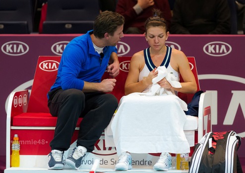 Халеп попрощалась с тренером Румынская теннисистка делает важное изменение в своей карьере.