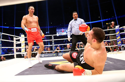Кличко: "Пулев — хороший боксер" Украинец прокомментировал свою очередную успешную защиту чемпионских поясов.
